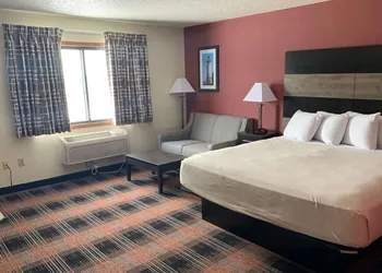 Baymont by Wyndham Waupun hotel thumbnail 8