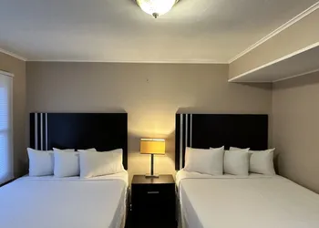 Community Court Motel hotel thumbnail 6