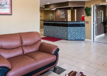Econo Lodge Inn & Suites Natchitoches hotel thumbnail 4