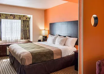 Econo Lodge Inn & Suites Natchitoches hotel thumbnail 7