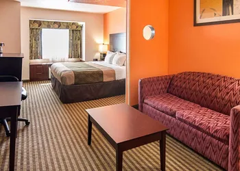 Econo Lodge Inn & Suites Natchitoches hotel thumbnail 8