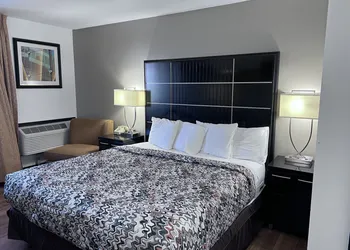 AmeriVu Inn hotel thumbnail 7
