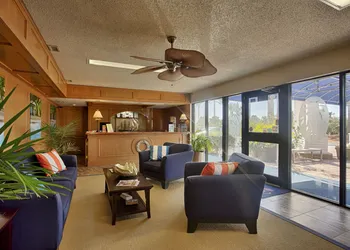 Coral Sands Inn hotel thumbnail 3