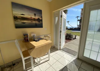Coral Sands Inn hotel thumbnail 7