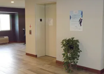 Microtel Inn & Suites by Wyndham Ames hotel thumbnail 3