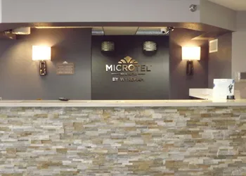 Microtel Inn & Suites by Wyndham Ames hotel thumbnail 6