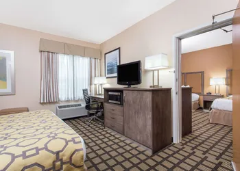 Baymont by Wyndham Plymouth hotel thumbnail 6