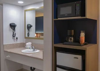 Comfort Inn & Suites Moreno Valley near March Air Reserve Base hotel thumbnail 5