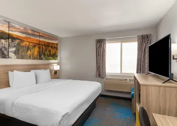 Days Inn by Wyndham Canon City hotel thumbnail 4