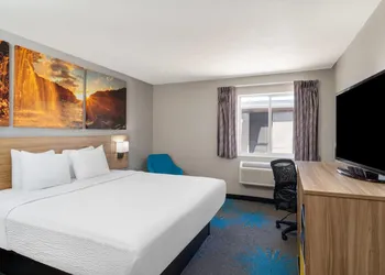 Days Inn by Wyndham Canon City hotel thumbnail 7