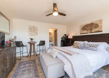 Shell Beach Inn hotel thumbnail 6