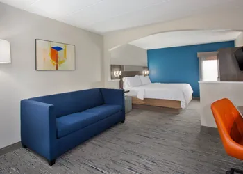 Holiday Inn Express Hotel & Suites Dover by IHG hotel thumbnail 4