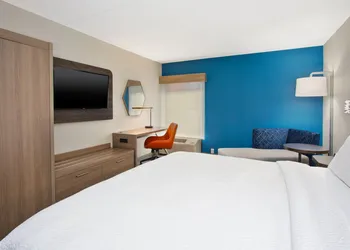 Holiday Inn Express Hotel & Suites Dover by IHG hotel thumbnail 6
