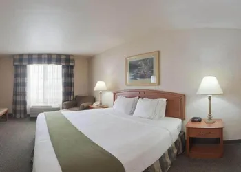 Holiday Inn Express Greensburg by IHG hotel thumbnail 5