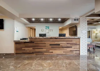 Quality Inn Fort Walton Beach - Destin West hotel thumbnail 2