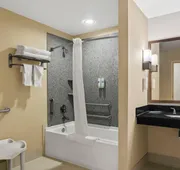 Comfort Suites Bentonville - Rogers hotel detail image 7