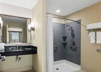 Comfort Suites Bentonville - Rogers hotel thumbnail 6