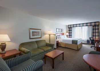 Holiday Inn Express & Suites Flowood by IHG hotel thumbnail 4