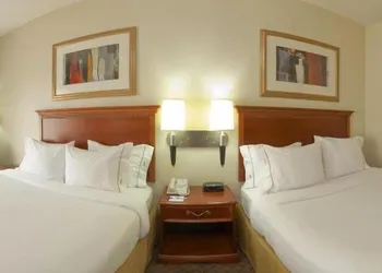 Holiday Inn Express & Suites Flowood by IHG hotel thumbnail 8