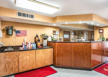Econo Lodge Princeton hotel thumbnail 2
