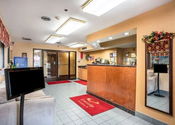Econo Lodge Princeton hotel thumbnail 3