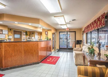 Econo Lodge Princeton hotel thumbnail 5