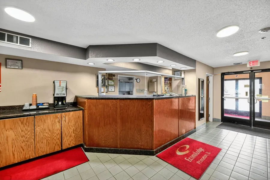 Econo Lodge Princeton hotel detail image 6