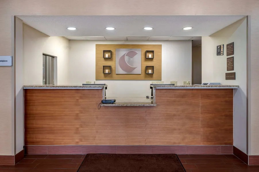 Comfort Suites Elkhart North hotel detail image 2