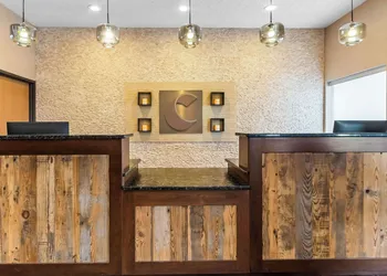 Comfort Suites Vincennes hotel thumbnail 3