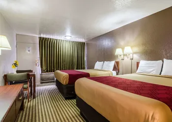 Econo Lodge Winfield hotel thumbnail 5