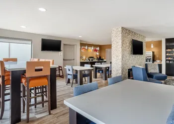 Quality Suites Baton Rouge East - Denham Springs hotel thumbnail 2