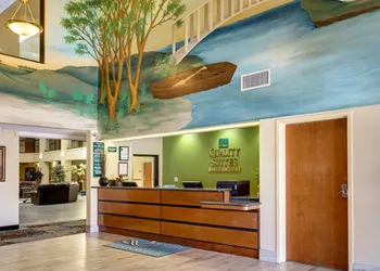 Quality Suites Baton Rouge East - Denham Springs hotel thumbnail 4