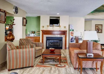 Quality Suites Baton Rouge East - Denham Springs hotel thumbnail 6