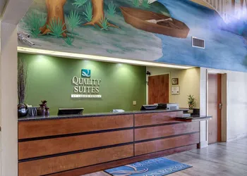 Quality Suites Baton Rouge East - Denham Springs hotel thumbnail 7