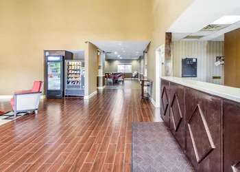 Quality Suites Corbin North hotel thumbnail 2