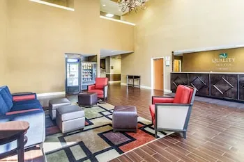 Quality Suites Corbin North hotel thumbnail 3