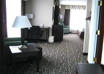 Holiday Inn Express & Suites North Lima by IHG hotel thumbnail 4