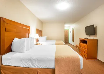 Quality Inn And Suites Lethbridge hotel thumbnail 3