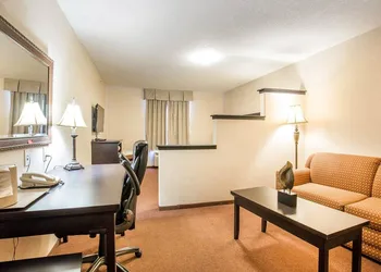 Quality Inn And Suites Lethbridge hotel thumbnail 5