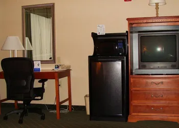 Holiday Inn Express Lebanon by IHG hotel thumbnail 5