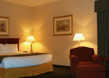 Holiday Inn Express Lebanon by IHG hotel thumbnail 6