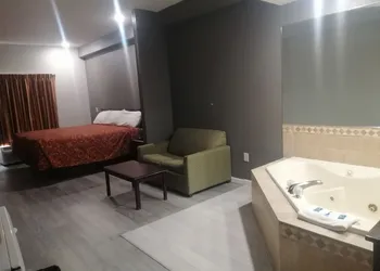 Royal Inn & Suite hotel thumbnail 8