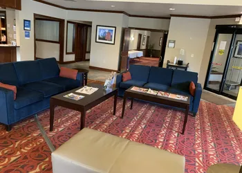 Days Inn by Wyndham Austintown hotel thumbnail 4