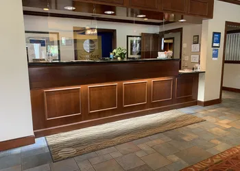 Days Inn by Wyndham Austintown hotel thumbnail 5