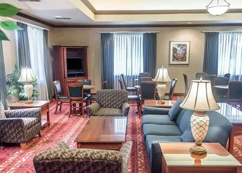 Days Inn by Wyndham Austintown hotel thumbnail 6