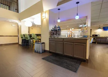 Comfort Suites Springfield I-70 hotel thumbnail 5