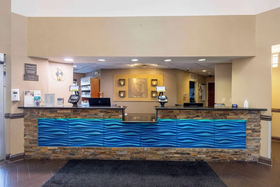 Comfort Suites Springfield I-70 hotel detail image 6