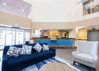 Comfort Suites Springfield I-70 hotel thumbnail 8