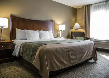 Quality Inn & Suites Bradford hotel thumbnail 3