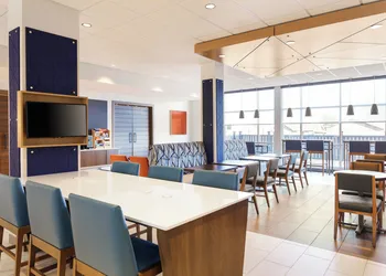 Holiday Inn Express and Suites Weatherford by IHG hotel thumbnail 4